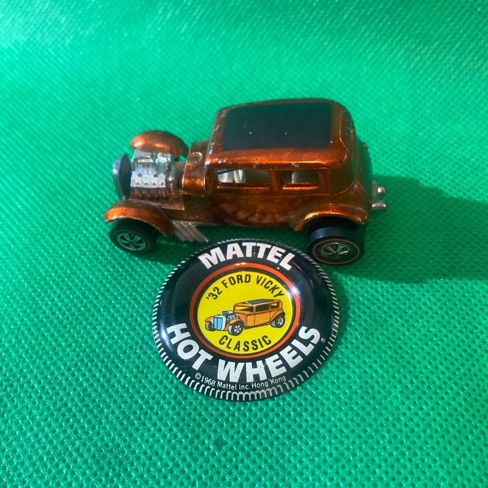 Redline - Cooper ‘32 Ford Vicky Classic- 1968 Mattel Inc Hong Kong Hot Wheels